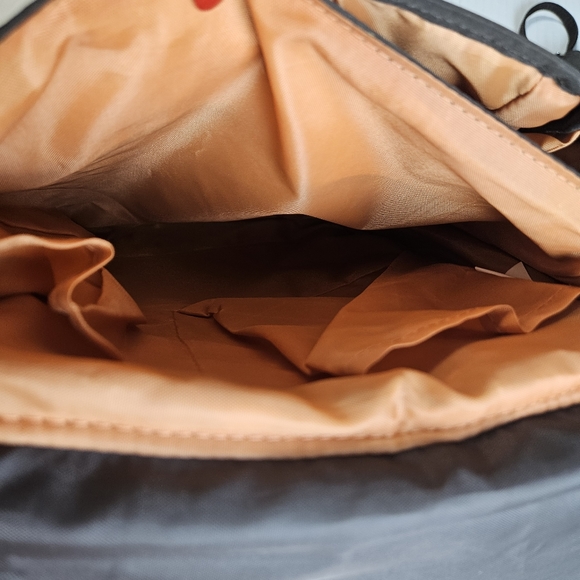 Travelon Quilted Microfiber Brown Shoulder Bag with accessories - Picture 12 of 13